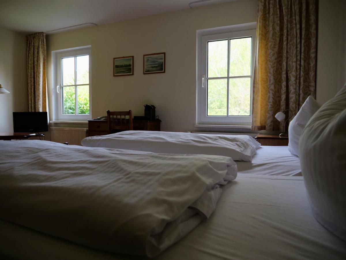 Hotel Heiderose Hiddensee Neuendorf  Экстерьер фото
